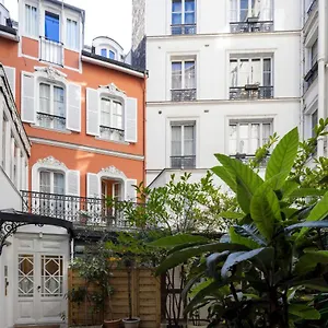 Yuna Blanche - Serviced , Paris France